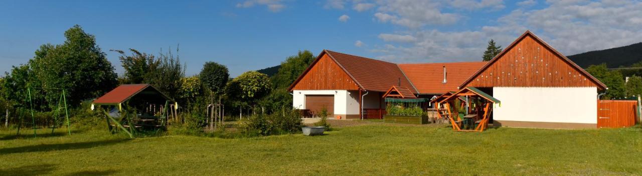 Nyakiglab Villa Szegi Exterior photo